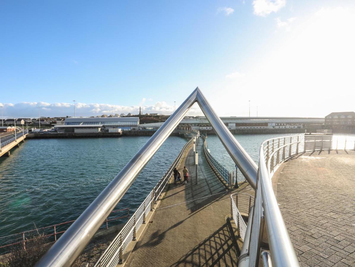 Port Apartment 1 Holyhead Eksteriør billede